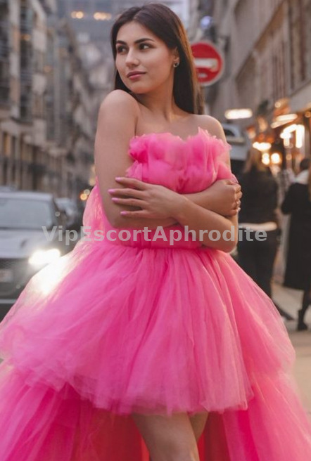 LOLA — elite escort in Paris